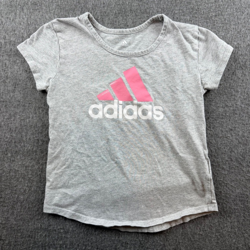 Adidas T-Shirt‎ Kids Size 5 Gray Pink Graphic Logo Short Sleeve Regular Fit